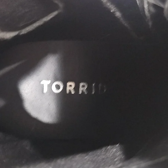 Torrid Black Combat Ankle Boots Heeled 3inch High Nwot. Size 8 - Picture 9 of 9